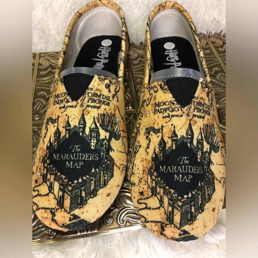 Warner Bros. Harry Potter Themed Women's Loafers - Tan and Black L 10/11